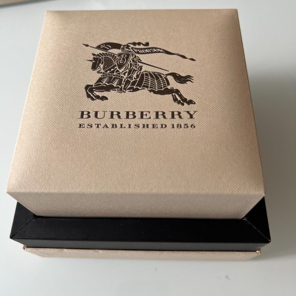 Burberry Women\'s Watch-BU9032/Gold Tone/Swiss made-preowned